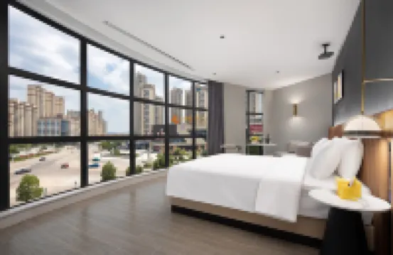 Me Young Me House Hotel (Shimen North Station)