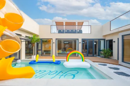 QIMAN Homestay Отели рядом с достопримечательностью «University of Chinese Academy of Sciences (North to Hongda Mansion)»