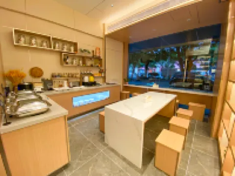 Manjitong Hotel (Jinjiang International Airport Century Park)