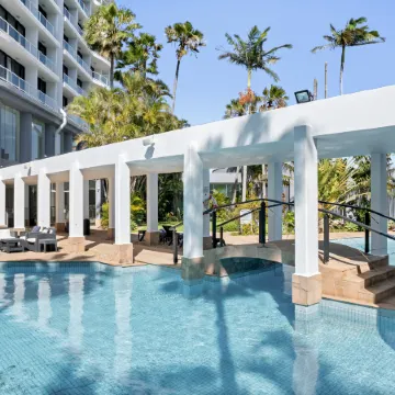 Crowne Plaza SURFERS PARADISE by IHG Отели рядом с достопримечательностью «Берли-Хедз»