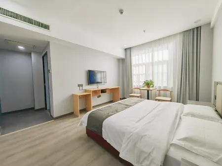 Haqi Light Hotel (Weinan Shaoguan Jewelry City) Отели рядом с достопримечательностью «Tongguan Yellow River Ancient Ferry»