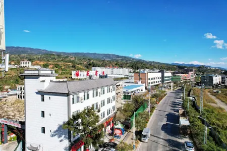 Yayuan Chinese Inn Отели рядом с достопримечательностью «Fengqing Confucian Temple»