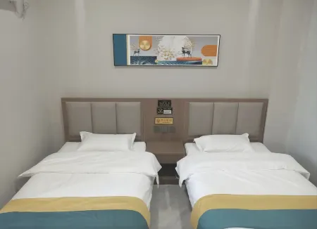 Boyue Hotel Отели рядом с достопримечательностью «Siliangqizi Qubbah»