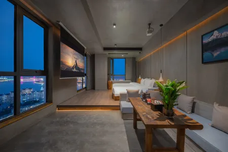 Ni Mu·Sky City Hotel Отели рядом с достопримечательностью «Sichuan University of Culture and Arts (Mianyang Campus)»