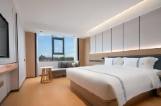 Baifei Hotel (Wanning High-speed Railway Station)