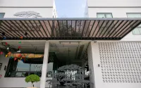 ชัยนาม-ชามจุรี เรสซิเดนซ์ คาเฟ่ แอนด์ สปา