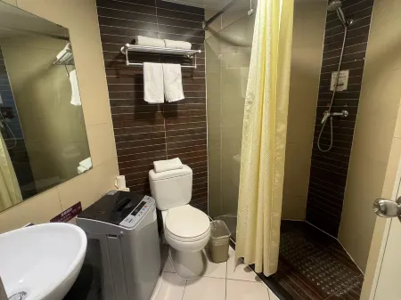 Jingcheng Business Hotel (Beijing Shilihe Metro Station)