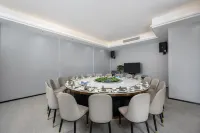 Interstellar Aerospace Hotel (Xichang Moon Lake Park ) - فطور