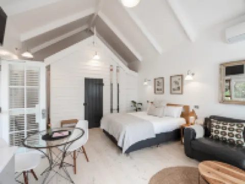 Beach Huts Middleton Hotels in Goolwa