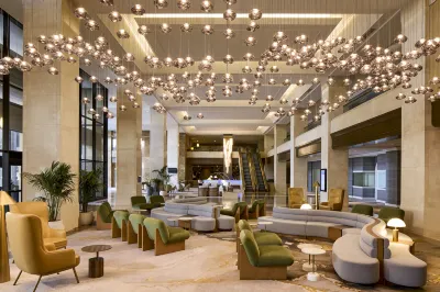 The Westin Los Angeles Airport Hotel dekat California African American Museum