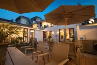 Hongcun Wanfujing Business Resort Hotel
