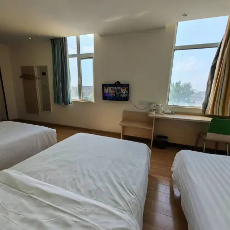 Home Inn Pebble Hotel (Linyi Yihe Road South Long-distance Passenger Transport Station)