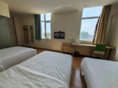 Home Inn Pebble Hotel (Linyi Yihe Road South Long-distance Passenger Transport Station)