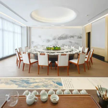 Ningbo East New Town Nanyuan Universe Hotel (Convention and Exhibition Center) 