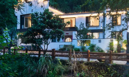 in hill guesthouse