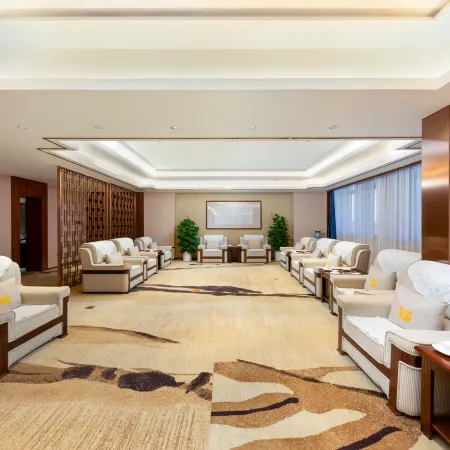 JUCHUNYUAN Fuzhou Grand Hotel (Dongjiekou Shopping Center Wuyi Square) Отели рядом с достопримечательностью «Парк на площади Wuyi»