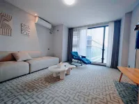 Xinzheng Gangyue Hotel (Zhengzhou Aviation Port Area Shuanghe Lake Central Park)