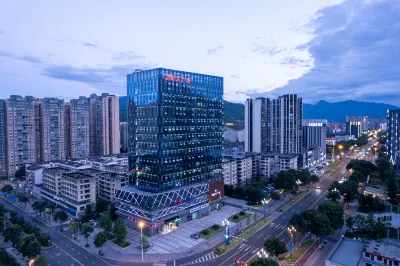 Ya'an Yuanjing Youchao Residence Hotel (Xikang Commercial Plaza Branch) Hotels near Ya'an Sports Center