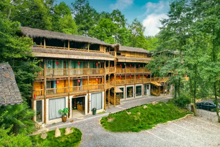 Shi Bingwu Guanshan Residential Homestay Отели в г. Шибин