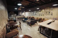 De Cafe & Rest House