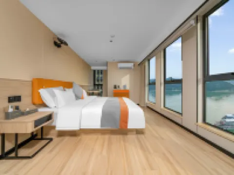 Jiangshang Homestay (Yichang Three Gorges Tourist Center Wanda Plaza Branch) Hotels in Yichang