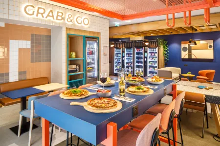 Ibis Budget Manchester Airport Отели рядом с достопримечательностью «Сейнт Джон Гарденс»