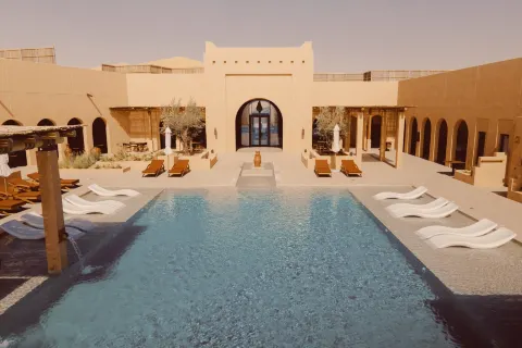 Bab Al Nojoum Bateen Liwa
