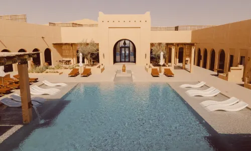 Bab Al Nojoum Bateen Liwa