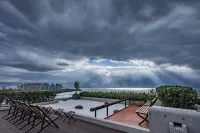 高堂·HolidayVilla｜設計師半山海景度假民宿（大理洱海店）