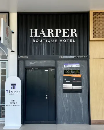 Harper Boutique Hotel at Sutera Avenue Отели рядом с достопримечательностью «Handicraft Market»