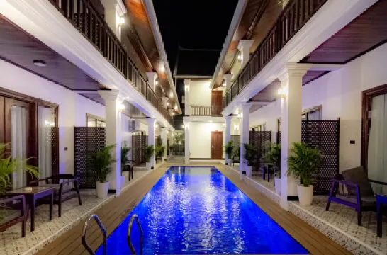 Cozy An Boutique Luangprabang Hotel Hotels near Sisavangvong Road