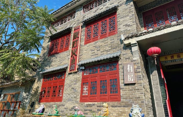 Yijia Denghuo Lakeside Boutique Hotel