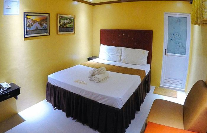 RedDoorz Plus @ Taj Hotel Tuguegarao