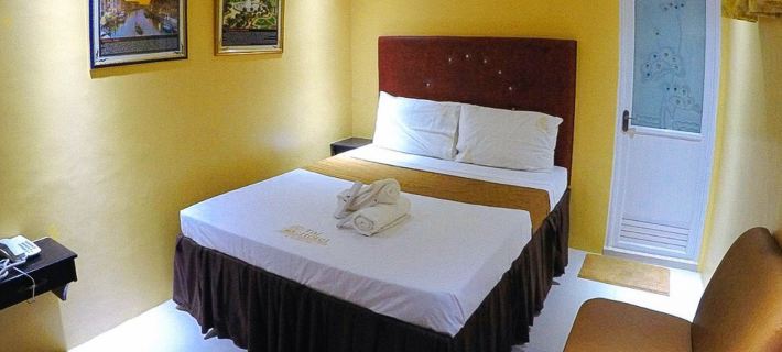 RedDoorz Plus @ Taj Hotel Tuguegarao カガヤンのホテル