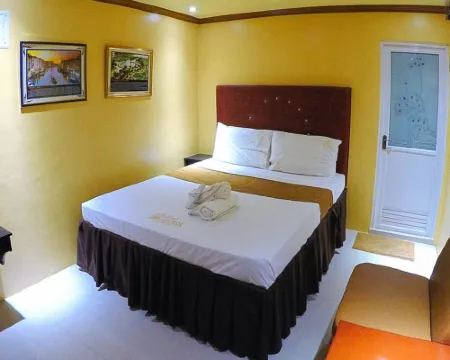 RedDoorz Plus @ Taj Hotel Tuguegarao カガヤンのホテル