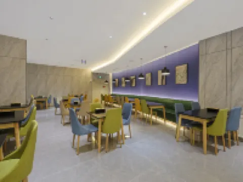 โรงแรม Starway (ว่านต๋าพลาซ่า สถานีตะวันตก เหยียนจี๋) โรงแรมในเหยียนจี๋