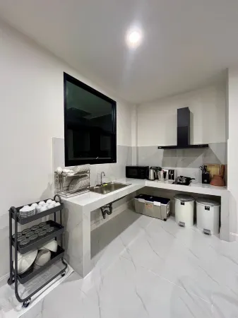 Hidden Space Private Pool Villa Bangsaen Отели рядом с достопримечательностью «Храм Ада и Рая»