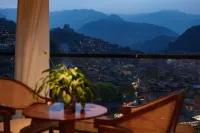 千戶博悅·360°全景懸崖民宿（西江千戶苗寨店） - 山景