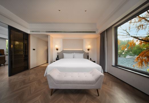 4. 유어코브 바이 ..