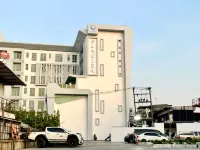 Glacier Hotel Khon Kaen Hotel dekat Wat Sawan Wanaram