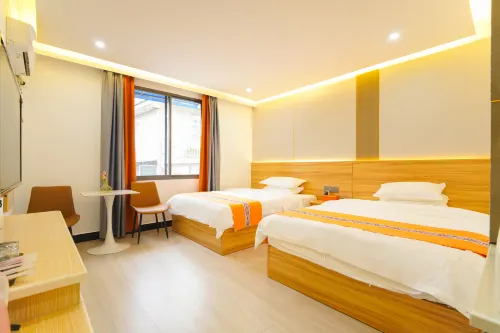 Faraway Home Smart Chinese Inn (Two Rivers And Four Lakes) - parking