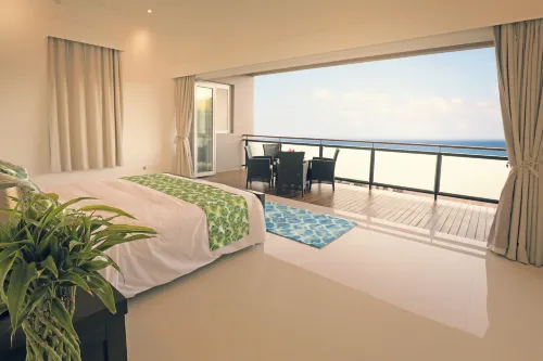 Luxe Pool w/ 4BR Villa by Cliffhanger Villas