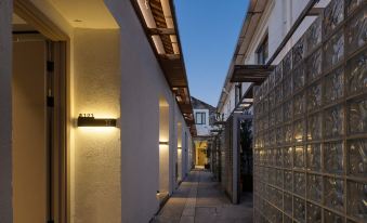 Muchen Heyin Garden Design Hotel (Shaoxing Lu Xun Hometown Cangqiao Zhijie Branch)