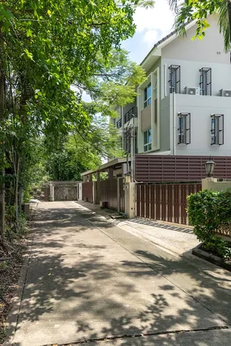 รูปภาพของบ้านนานา