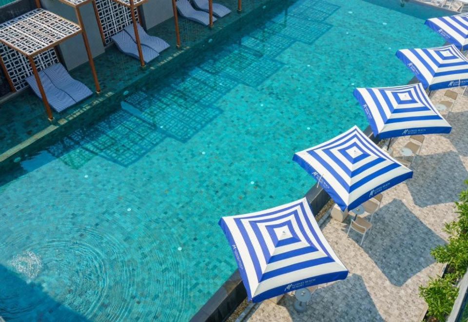 2. 몰디브 비치 리..