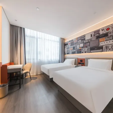 Ibis Hotel (Weihai Weigao Square Xingfu Gate)