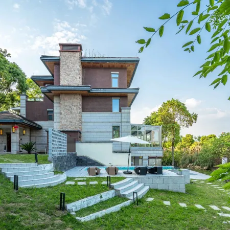Qingchengshan Wushu Villa