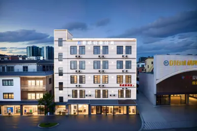 Junwei Light Luxury Apartment (Zhongshan Public Store) Hotels near Dajun Passenger Transport Terminal