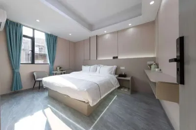 The Four Seasons Apartment Hotels near Guangdong University of Technology Library