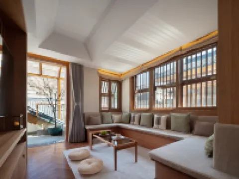 Far Hil Reflectsnow Hotel Hotels in Songpan